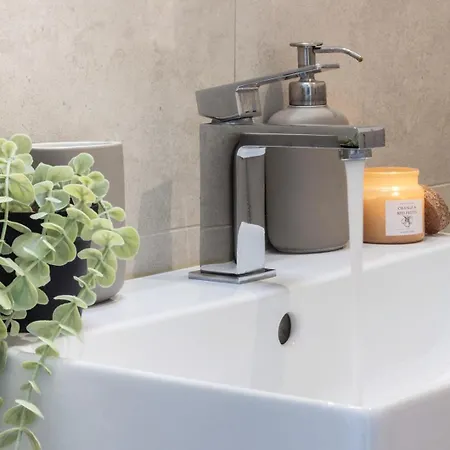 公寓 A 10 Min - Private Parking - 2 2 Bagni 坎图