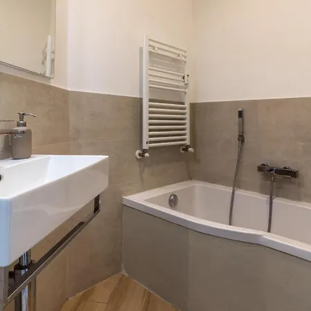 A 10 Min - Private Parking - 2 2 Bagni 公寓